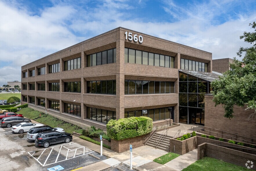 1560 W Bay Area Blvd, Friendswood, TX à louer - Photo de l’immeuble – Image 1 sur 5