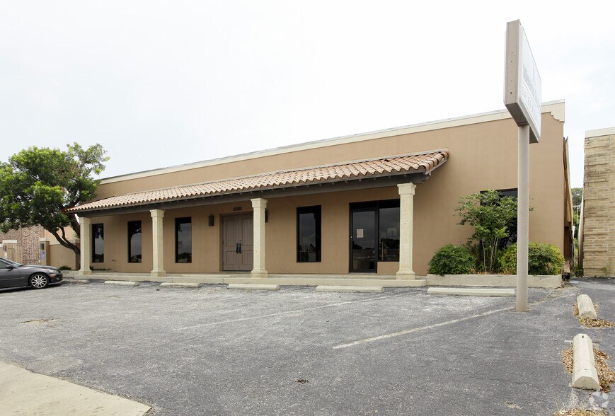 318 W Nakoma St, San Antonio, TX à vendre - Photo de l’immeuble – Image 2 sur 2