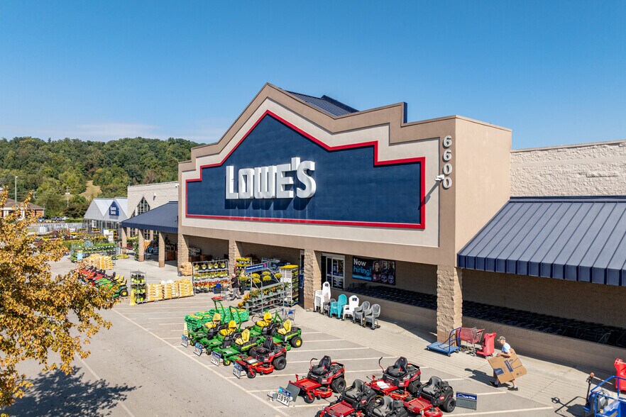 6692 Clinton Hwy, Knoxville, TN à louer - Photo principale – Image 1 sur 5