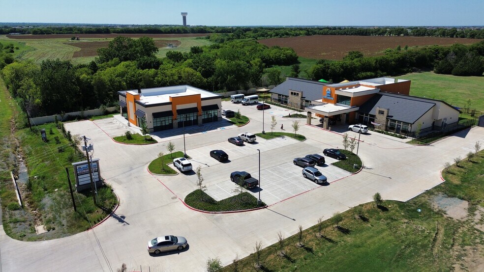 914 W 1st St, Justin, TX à louer - Photo de l’immeuble – Image 3 sur 8