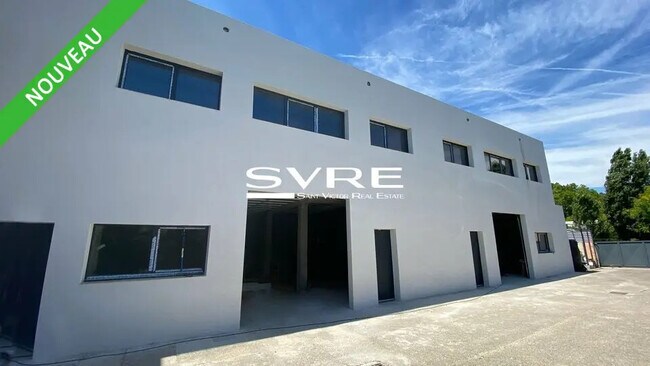 Plus de détails pour Local d'activités à louer