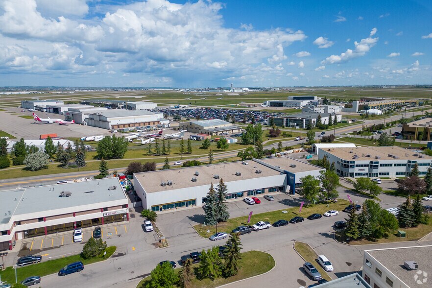2180 Pegasus Way NE, Calgary, AB à louer - Aérien – Image 2 sur 5
