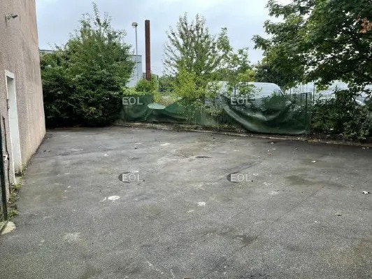 Local d'activités dans Crosne à vendre - Photo de l’immeuble – Image 3 sur 7