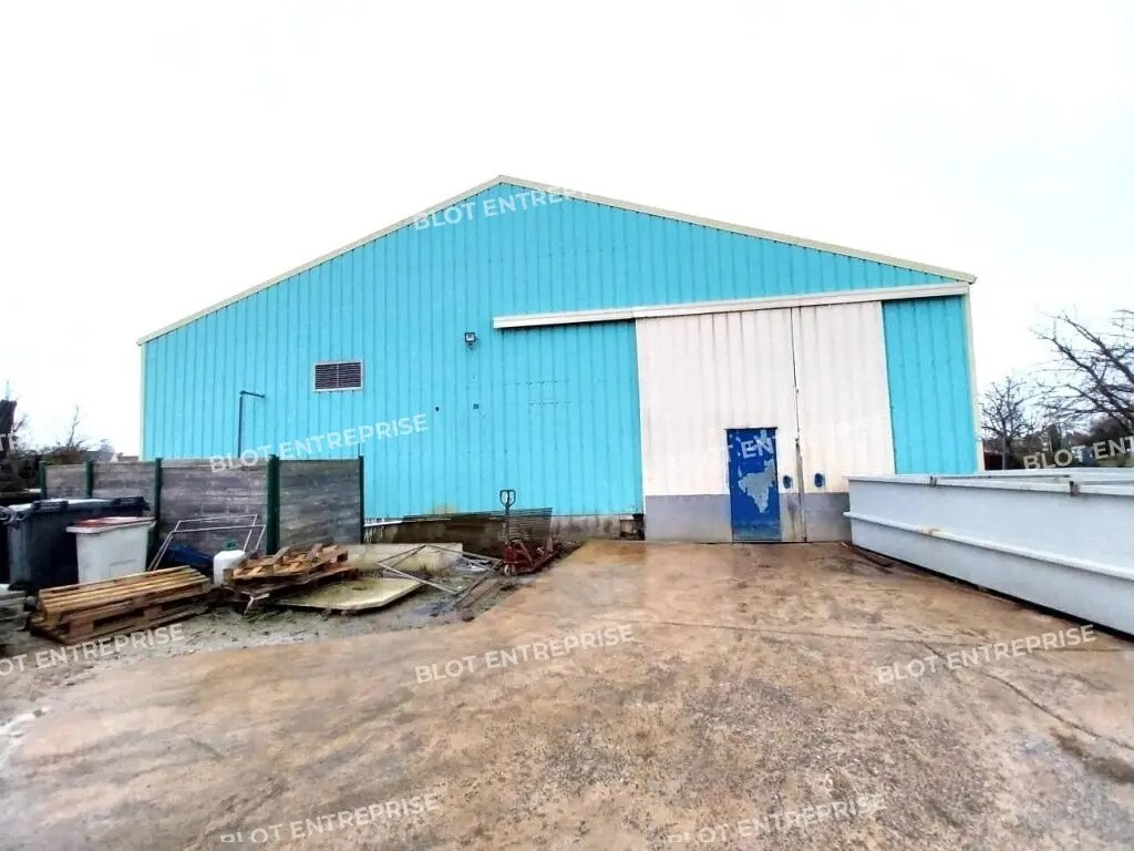 Local d’activités dans Saint-Méloir-des-Ondes à louer Photo de l’immeuble– Image 1 sur 5