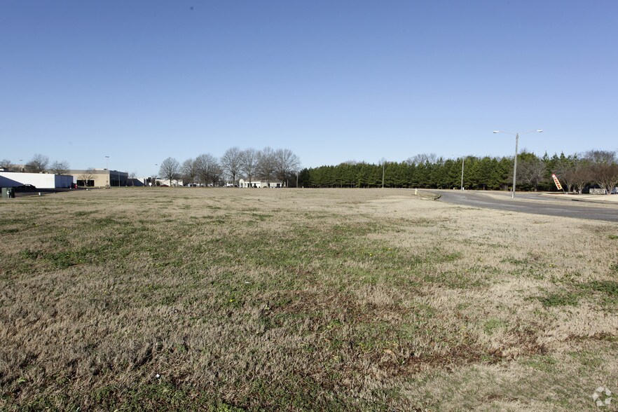 5802 Eastdale Dr, Montgomery, AL à vendre - Photo principale – Image 1 sur 2
