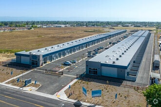 325-355 S Schnoor Ave, Madera, CA - VUE AÉRIENNE  vue de carte - Image1