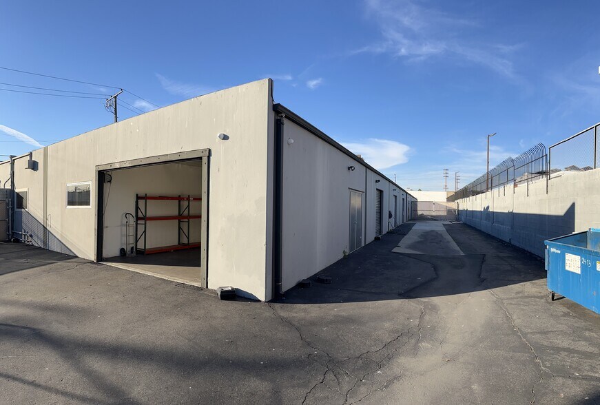 2413 S Broadway, Santa Ana, CA à louer - Photo de l’immeuble – Image 2 sur 7