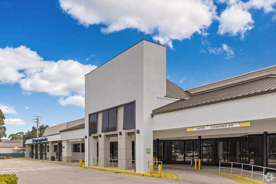 2300-2398 SE Ocean Blvd, Stuart, FL à louer - Photo de l’immeuble – Image 2 sur 13