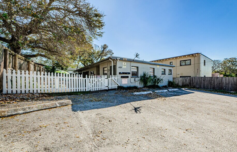 1429 Laura St, Clearwater, FL à vendre - Photo de l’immeuble – Image 2 sur 10