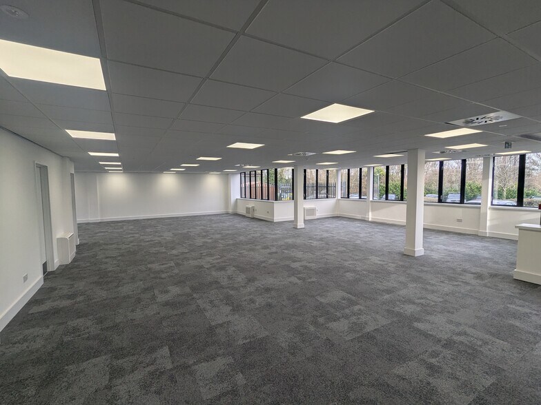 Wellbrook Ct, Girton à louer - Photo de l’immeuble – Image 2 sur 8