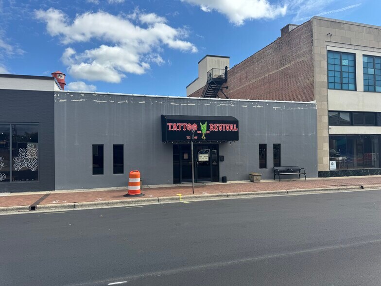 615 N Liberty St, Winston-Salem, NC à louer - Photo de l’immeuble – Image 1 sur 8