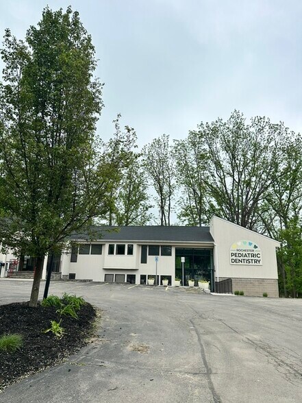 656 Kreag Rd, Pittsford, NY à louer - Photo de l’immeuble – Image 1 sur 25