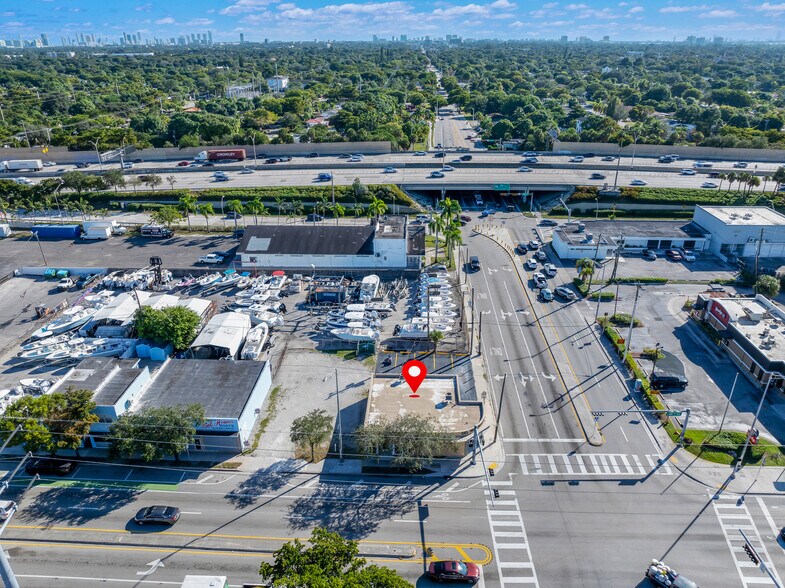 12501-12505 NW 7th Ave, North Miami, FL à louer - Photo de l’immeuble – Image 3 sur 15