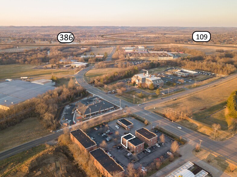 180 N Belvedere Dr, Gallatin, TN à louer - Photo de l’immeuble – Image 3 sur 30