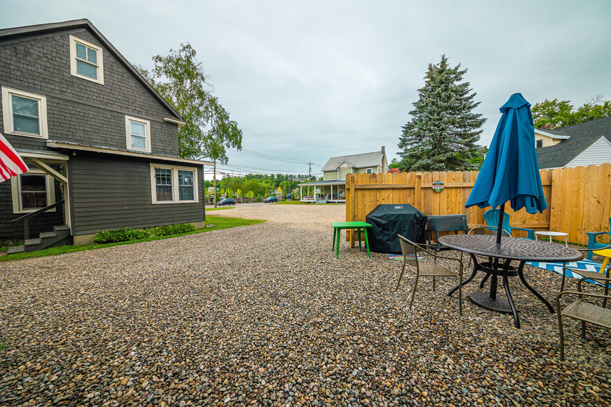 Lake Flower Ave portefeuille de 2 biens à vendre sur LoopNet.fr - Photo de l’immeuble – Image 3 sur 20