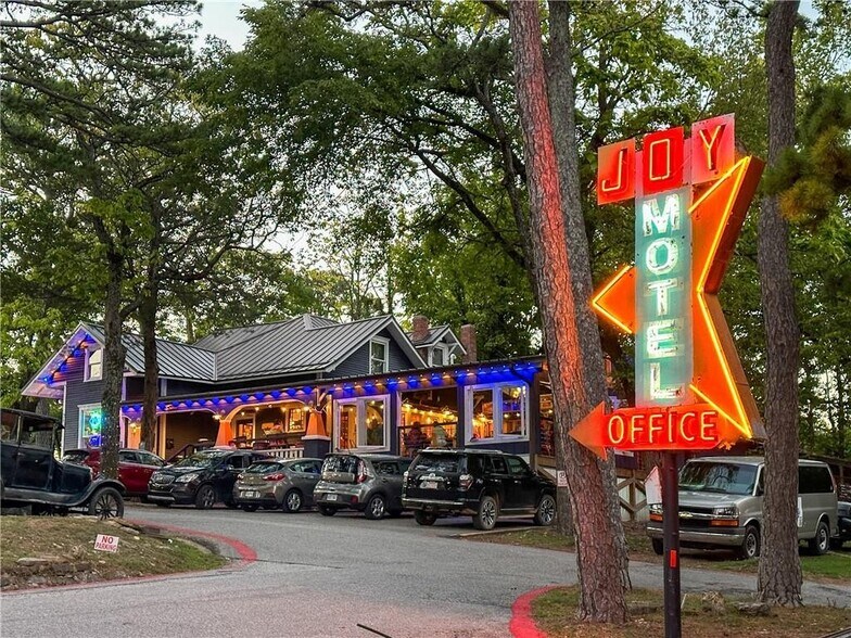 Wanderoo Lodge and Gravel Bar portefeuille de 2 biens à vendre sur LoopNet.fr - Photo de l’immeuble – Image 2 sur 46