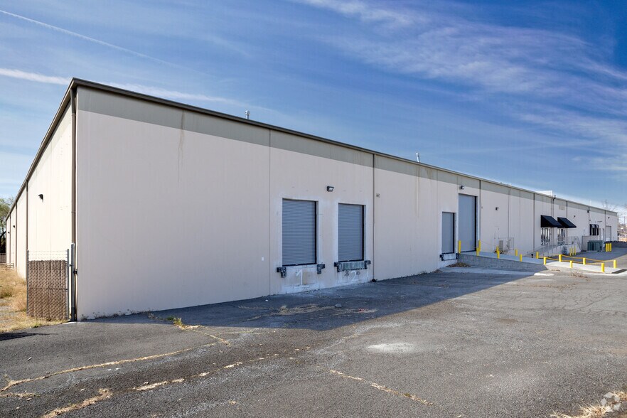 575-585 Reactor Way, Reno, NV à louer - Photo principale – Image 3 sur 113