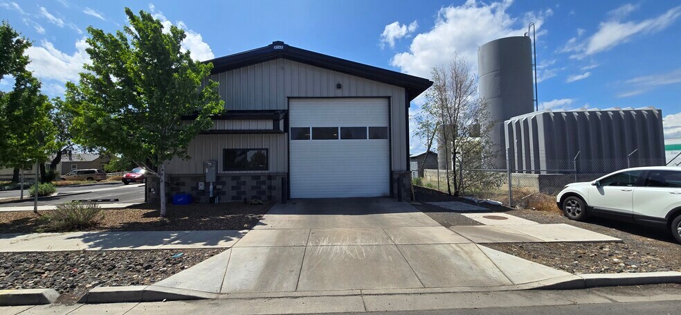 407 SE Warsaw St, Redmond, OR à vendre - Photo de l’immeuble – Image 2 sur 5