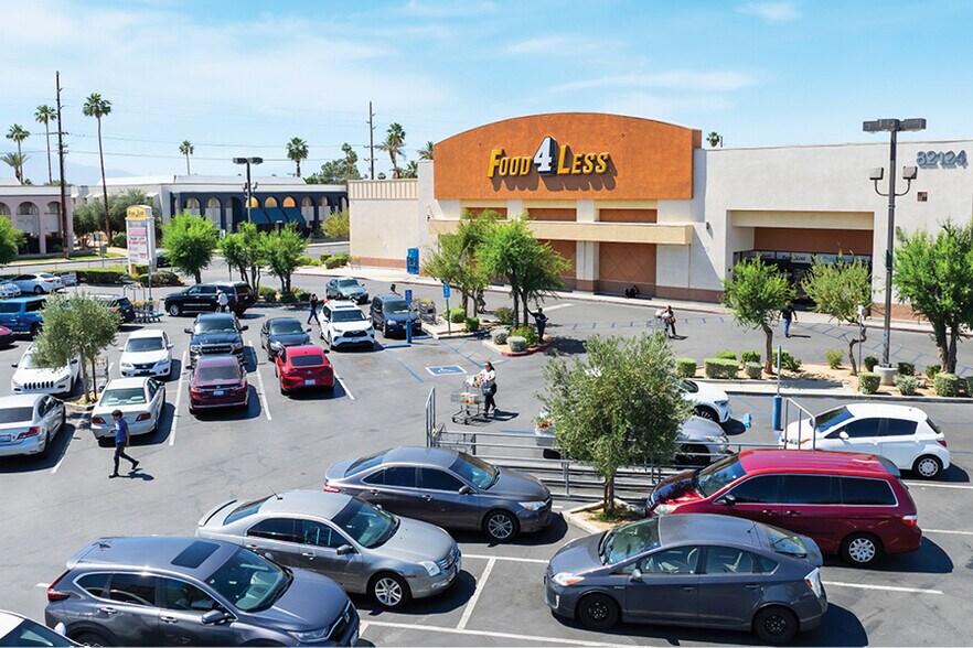 Indio Plaza portefeuille de 5 biens à vendre sur LoopNet.fr - Photo de l’immeuble – Image 2 sur 6