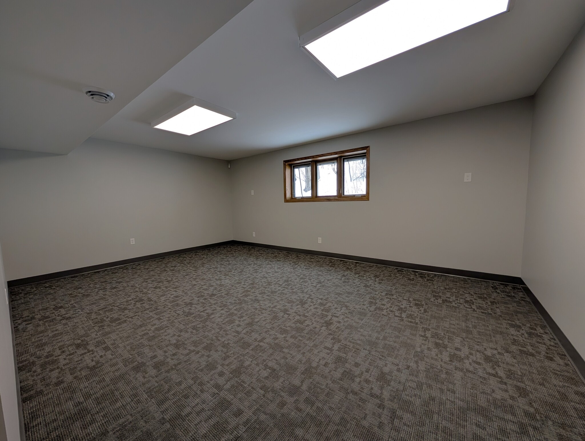 5891 Cedar Lake Rd, Saint Louis Park, MN à louer Photo intérieure– Image 1 sur 3