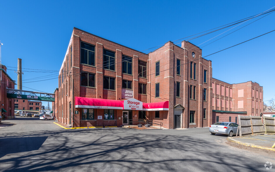 119R Foster St, Peabody, MA à vendre - Photo de l’immeuble – Image 3 sur 12