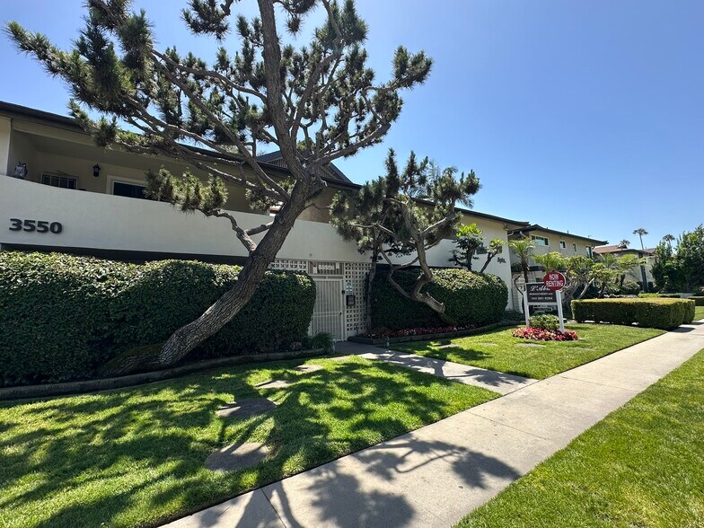 3546 Los Flores Blvd, Lynwood, CA à vendre - Photo de l’immeuble – Image 2 sur 9