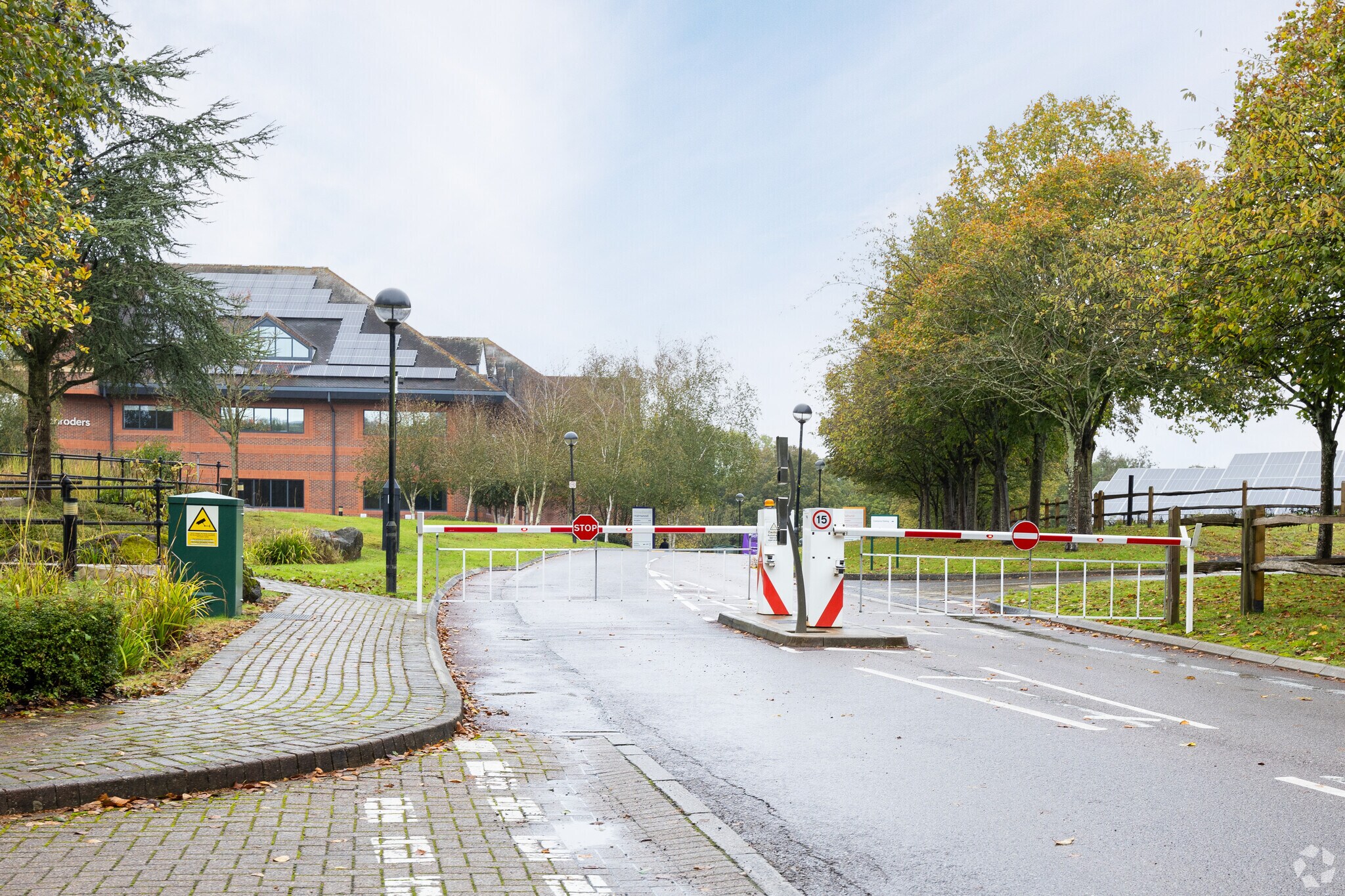 Langhurstwood Rd, Horsham à louer Photo principale– Image 1 sur 2