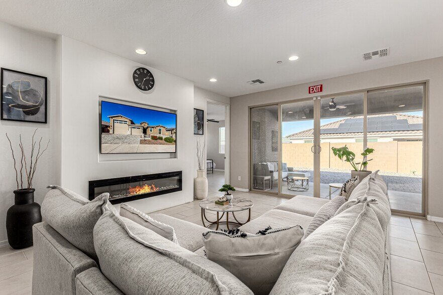 11074 W Tonto St, Avondale, AZ à vendre - Photo de l’immeuble – Image 1 sur 40