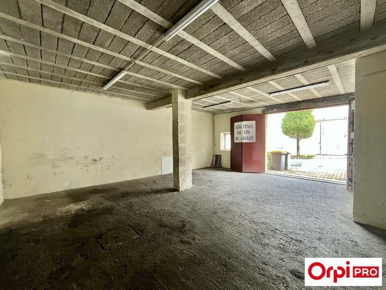 Local commercial dans Saint Symphorien D Ozon à louer - Photo de l’immeuble – Image 3 sur 9