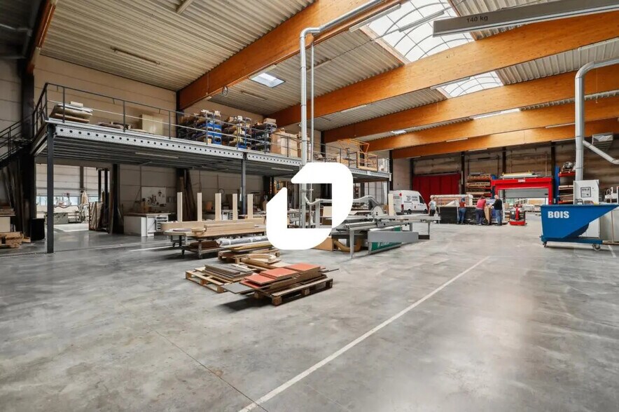 Local d’activités dans Tourcoing à louer - Photo de l’immeuble – Image 3 sur 20