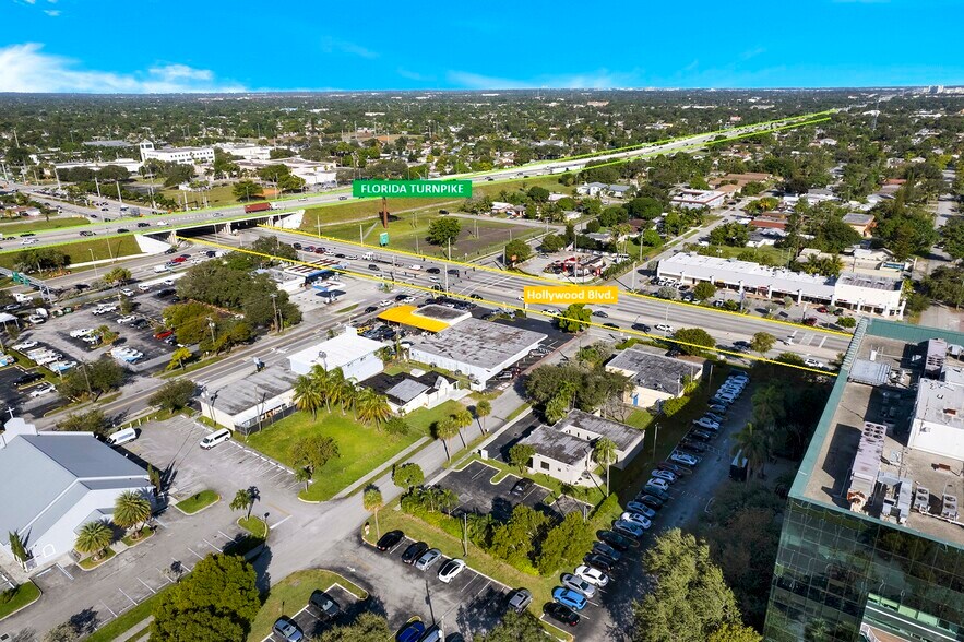 121 S 61st Ter, Hollywood, FL à louer - Photo de l’immeuble – Image 2 sur 5