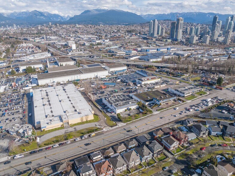 3605 Grandview Hwy, Vancouver, BC à louer - Photo de l’immeuble – Image 2 sur 8