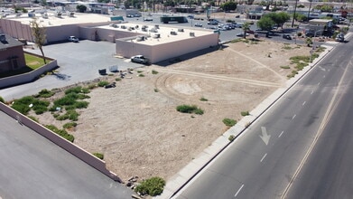 Lovekin Blvd, Blythe, CA - Vue aérienne vue de carte - Image1