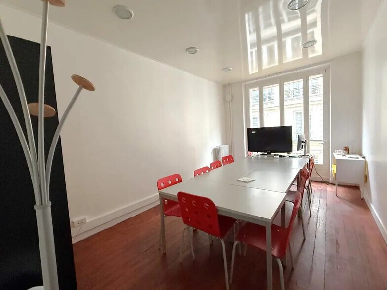 Bureau dans Paris à louer - Photo de l’immeuble – Image 2 sur 7