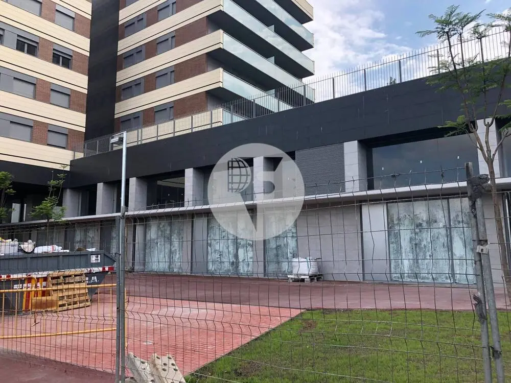 Immeuble residentiel dans Cornellà de Llobregat, Barcelona à vendre Photo principale– Image 1 sur 2
