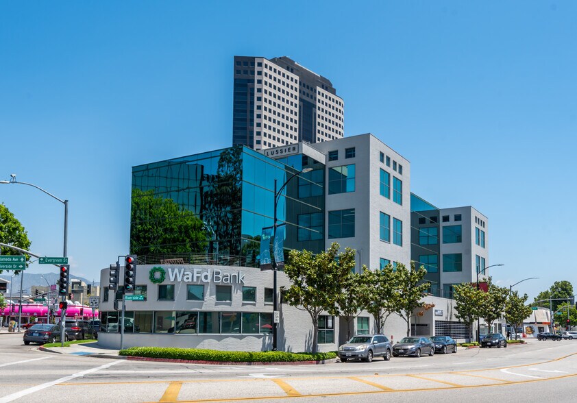 4100 W Alameda Ave, Burbank, CA à louer - Photo principale – Image 1 sur 9
