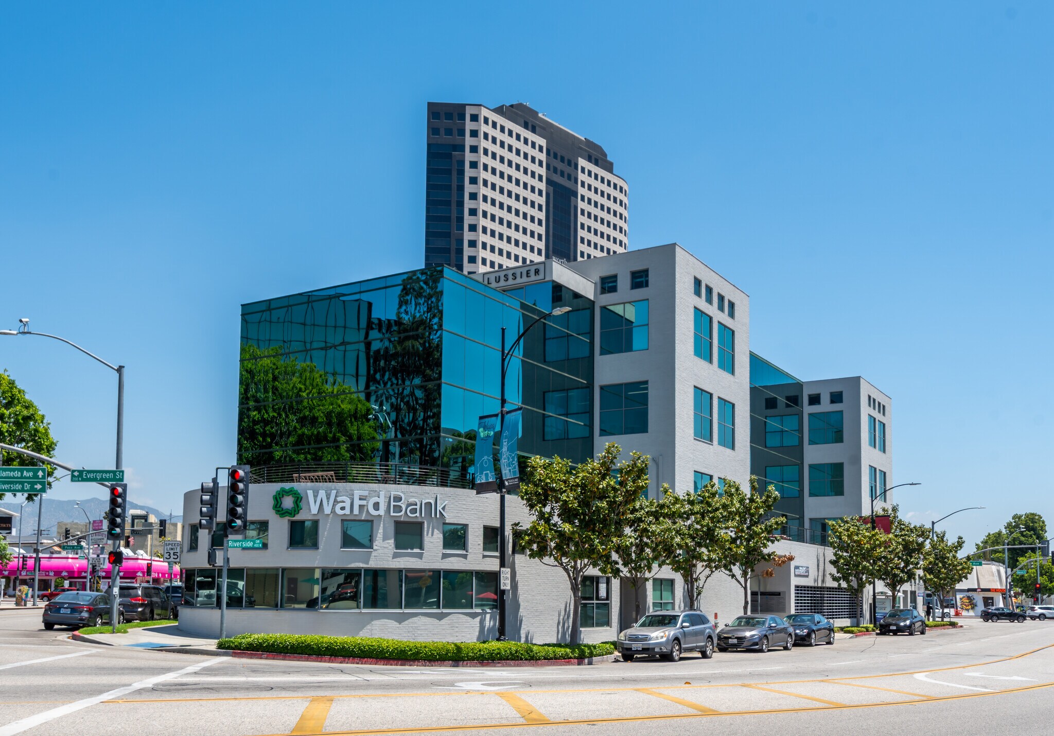 4100 W Alameda Ave, Burbank, CA à louer Photo principale– Image 1 sur 10