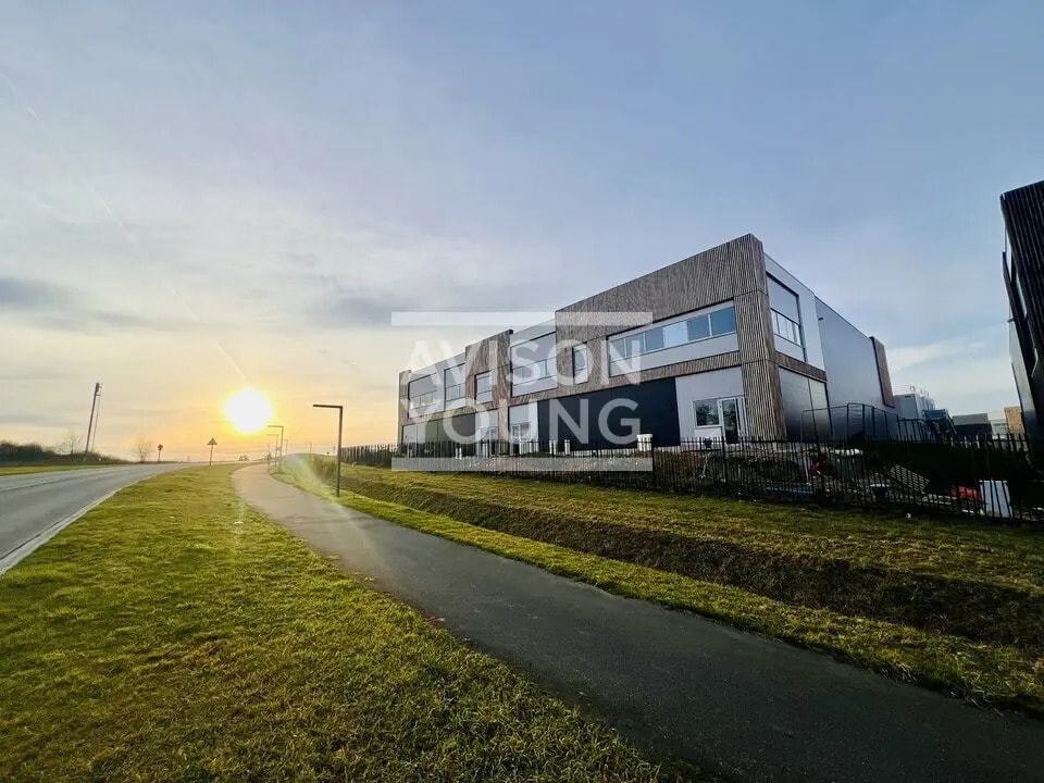 Local d'activités dans Louvres à vendre Photo de l’immeuble– Image 1 sur 14