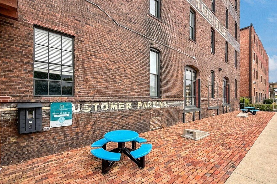 320 SW 7th St, Des Moines, IA à vendre - Photo de l’immeuble – Image 3 sur 13