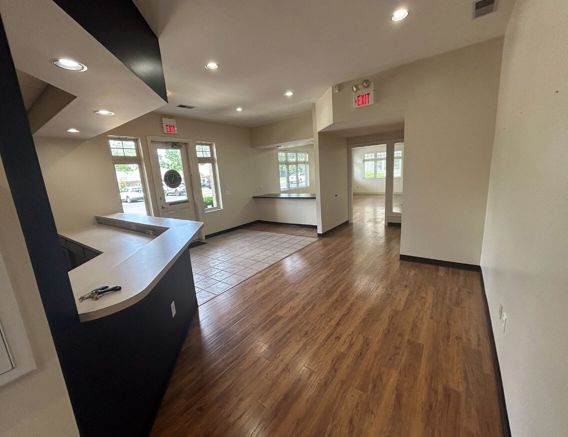 440 Beecher Rd, Columbus, OH 43230 - Lot All - - Photo intérieure - Image 2 of 7