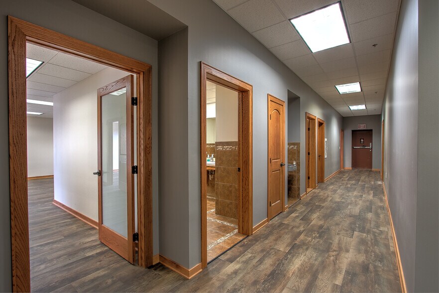 440 Emerson St, Cambridge, MN à louer - Photo de l’immeuble – Image 3 sur 39