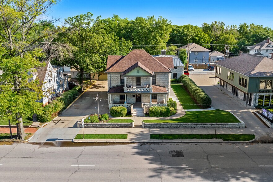 720 Poyntz Ave, Manhattan, KS à vendre - Photo de l’immeuble – Image 2 sur 63