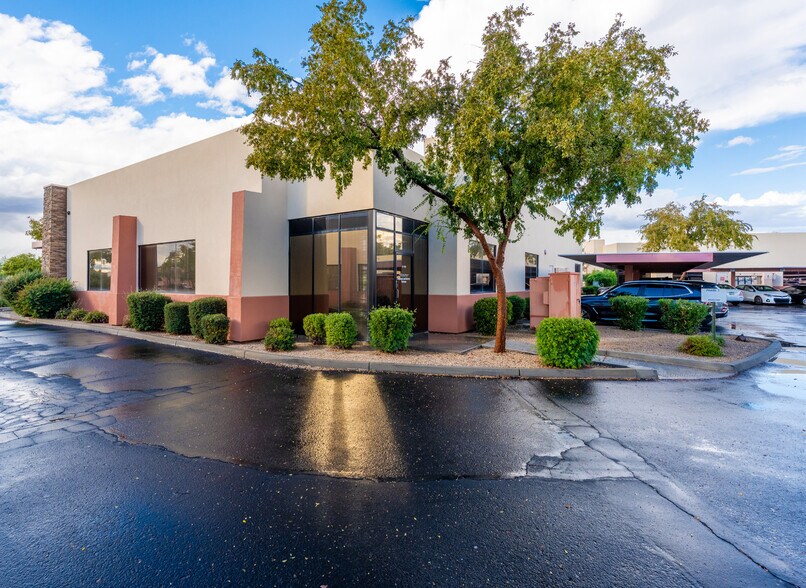 17215 N 72nd Dr, Glendale, AZ à louer - Photo de l’immeuble – Image 2 sur 7