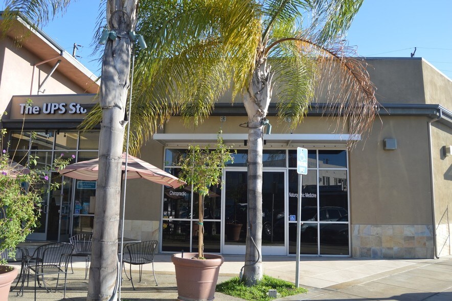 2201 N Lakewood Blvd, Long Beach, CA à vendre - Photo de l’immeuble – Image 1 sur 8