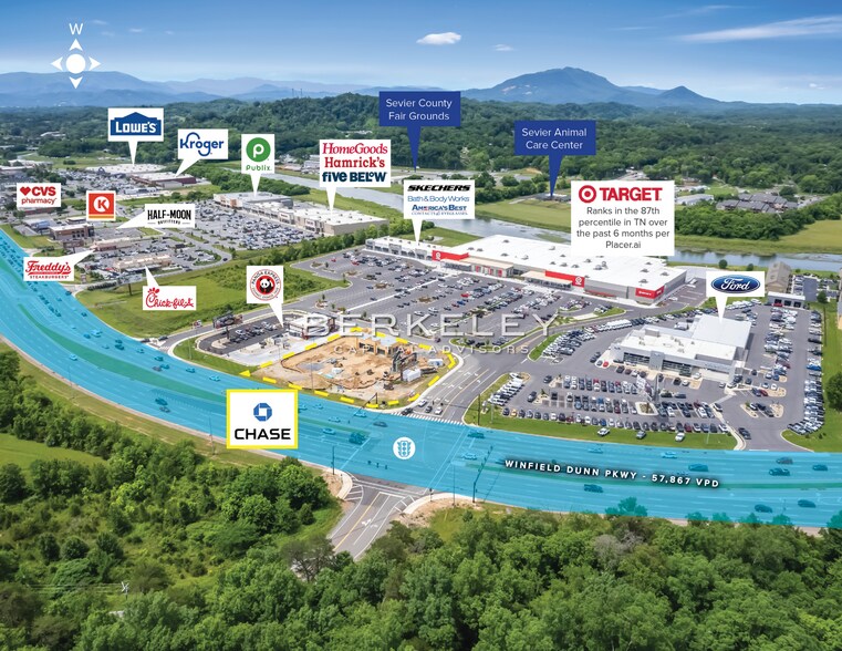 830 Winfield Dunn Pkwy, Sevierville, TN à vendre - Photo de l’immeuble – Image 2 sur 3