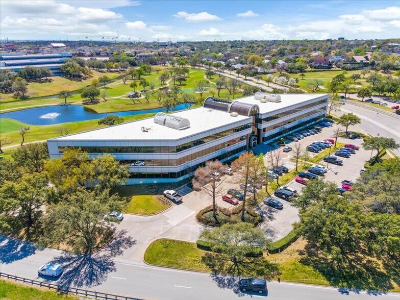 600 E John Carpenter Fwy, Irving, TX à louer - Photo de l’immeuble – Image 2 sur 22
