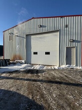 8459 23rd Ave NE, Calgary, AB à louer Photo intérieure– Image 2 sur 4