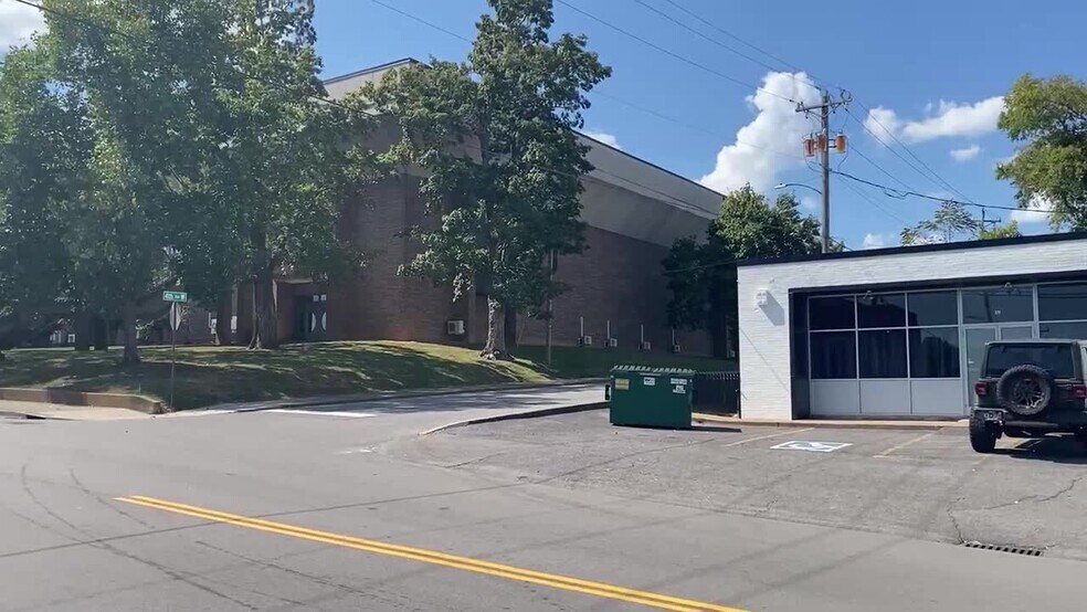 329 N Main St, Springfield, TN à vendre - Vidéo sur l’annonce professionnelle – Image 2 sur 36