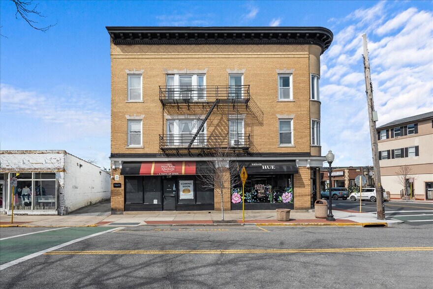 238-240 Deer Park Ave, Babylon, NY à vendre - Photo de l’immeuble – Image 2 sur 28