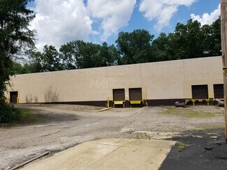 Plus de détails pour 1133-1135 W Portage Trail Ext, Cuyahoga Falls, OH - Industriel/Logistique à louer